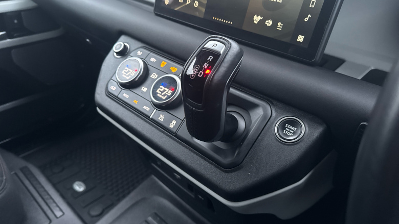 Land Rover Defender 110 Diesel 3.0 D250 Hard Top Auto